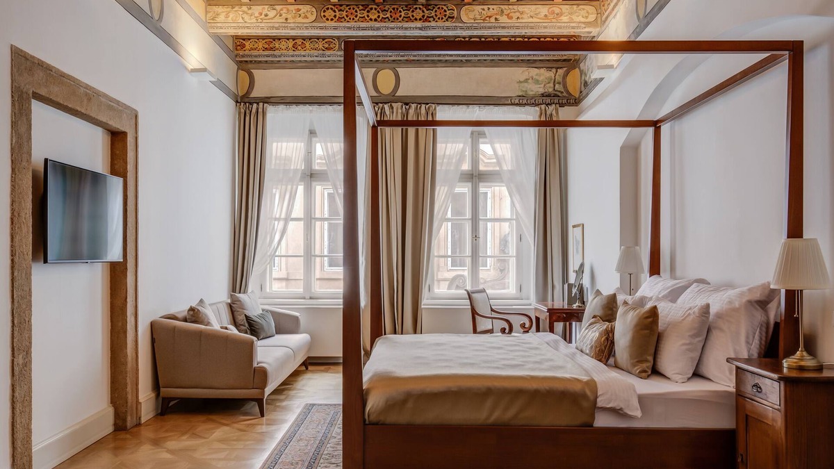 Hradcany Hotel | Hotel Nerudova 211