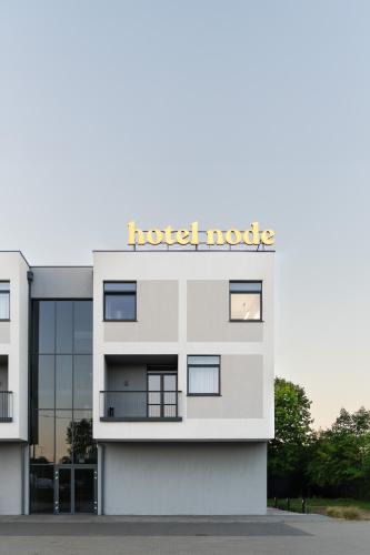 Swarzedz Hotel | Hotel Node