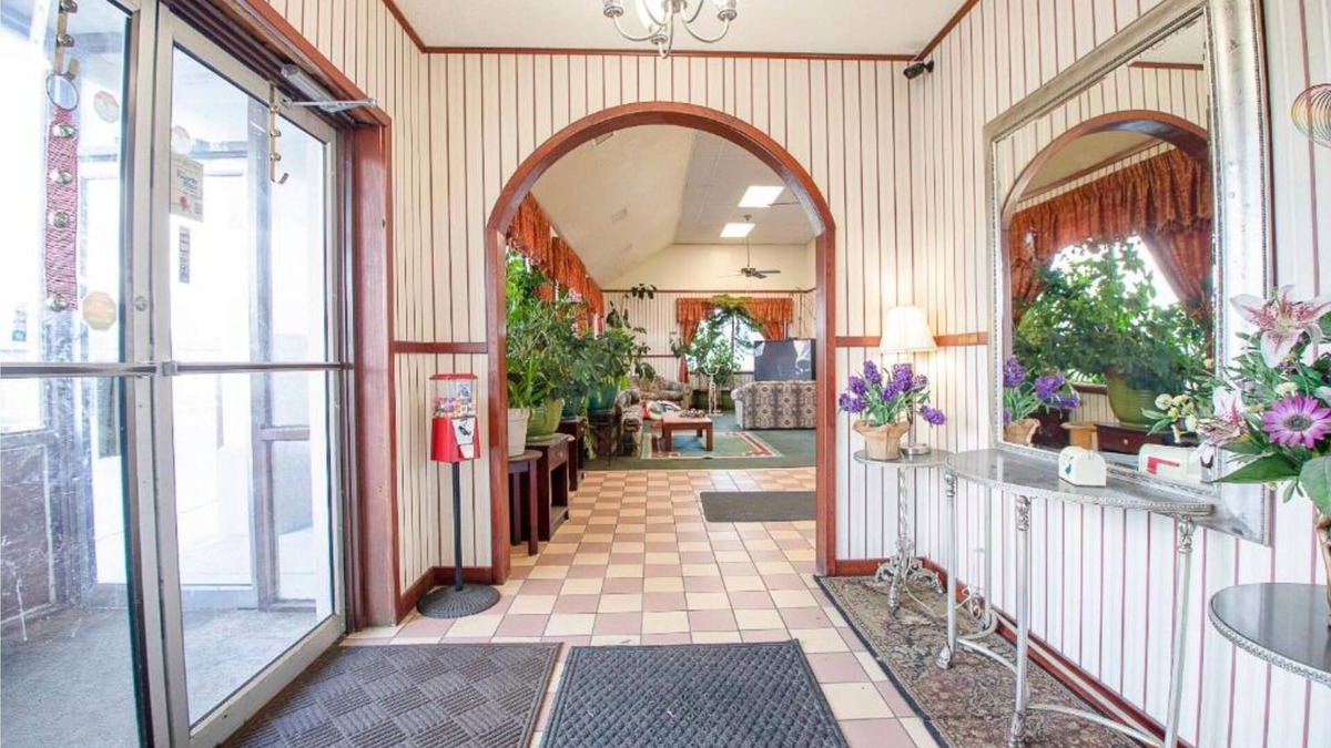 Elkhart Hotel | Hotel O Daylight Inn Elkhart I-90, In