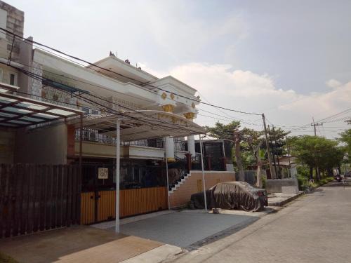 Waru Hotel | Hotel O Guest House Bu Iin Syariah