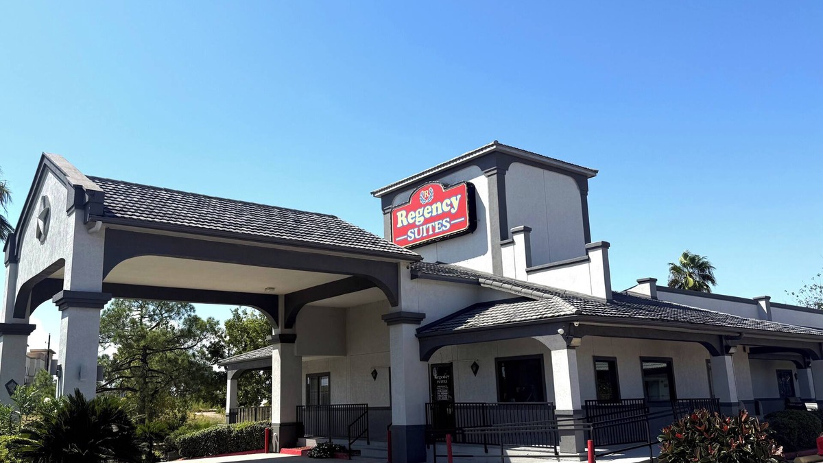 Greater Greenspoint Hotel | Hotel O Regency Suites Houston - IAH Beltway 8
