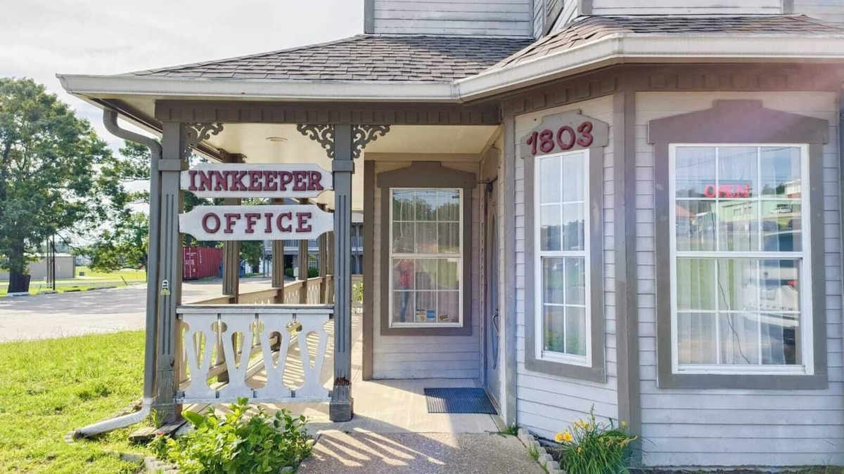 Athens Hotel | Hotel O Victorian Inn Athens TX