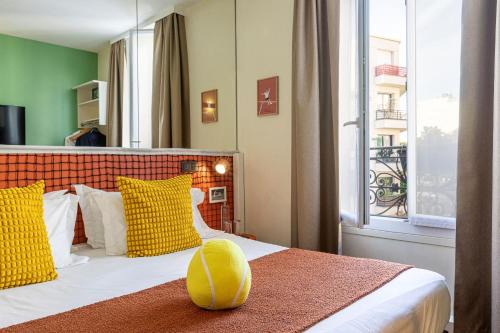Centre Ville Hotel | Hotel Olympic Paris Boulogne by Patrick Hayat
