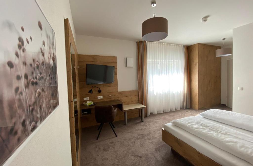 Eitting Hotel | Hotel-Pension Scharl am Maibaum