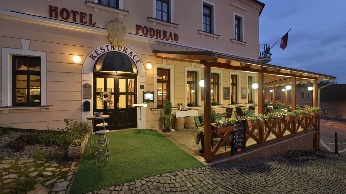 Hluboka nad Vltavou Hotel | Hotel Podhrad