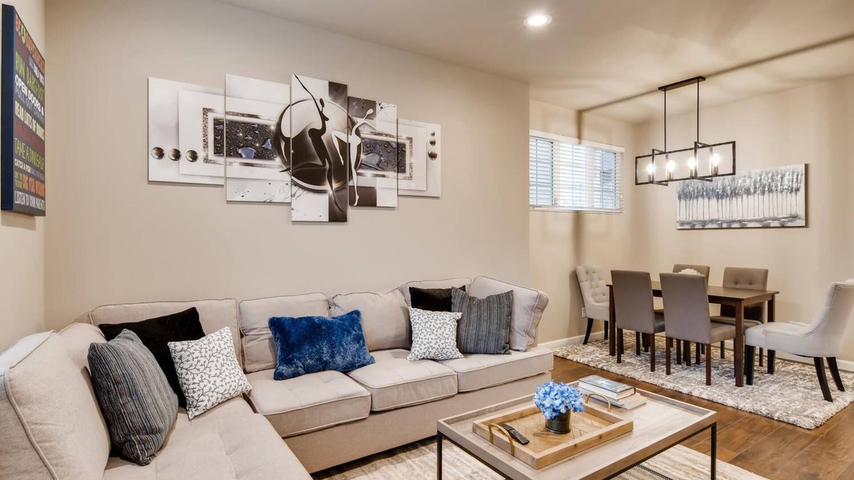 Sammamish House | ►Hotel Quality◄ Modern and Homey Tri Level Home!