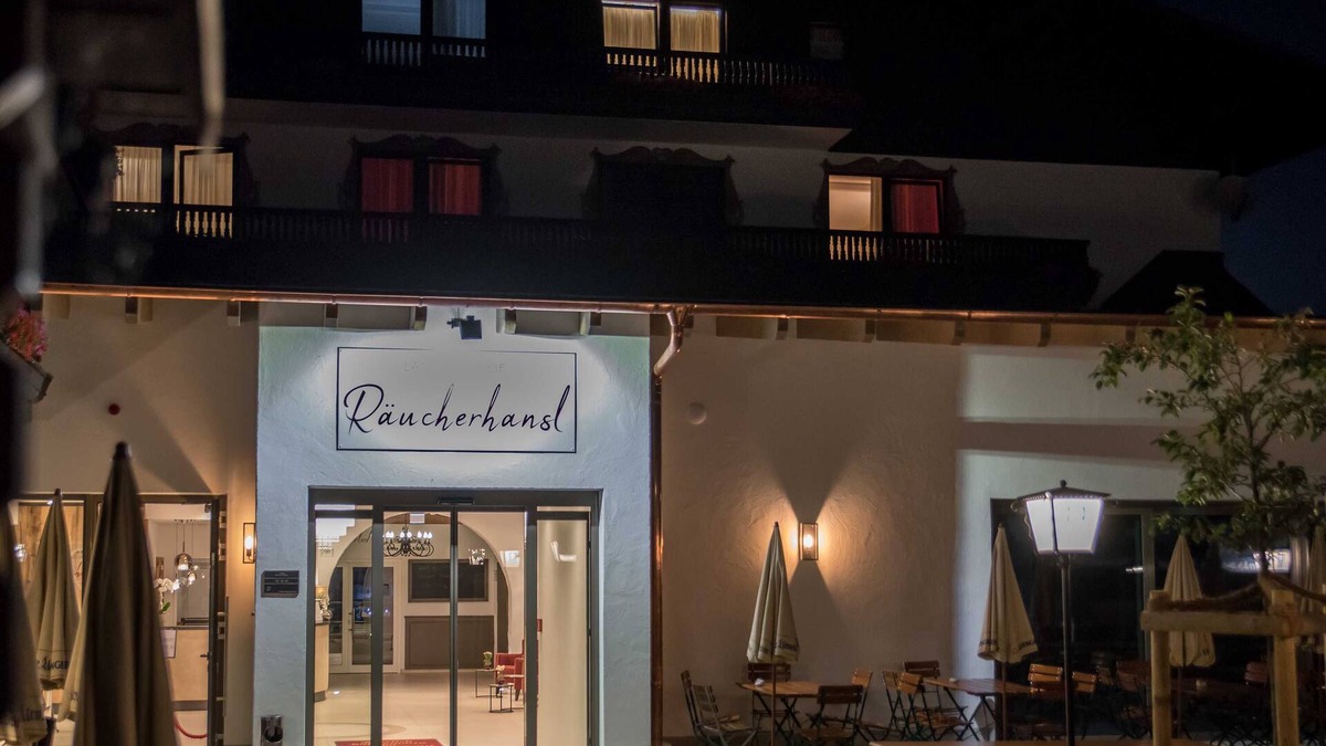 Oberteisbach Hotel | Hotel Räucherhansl