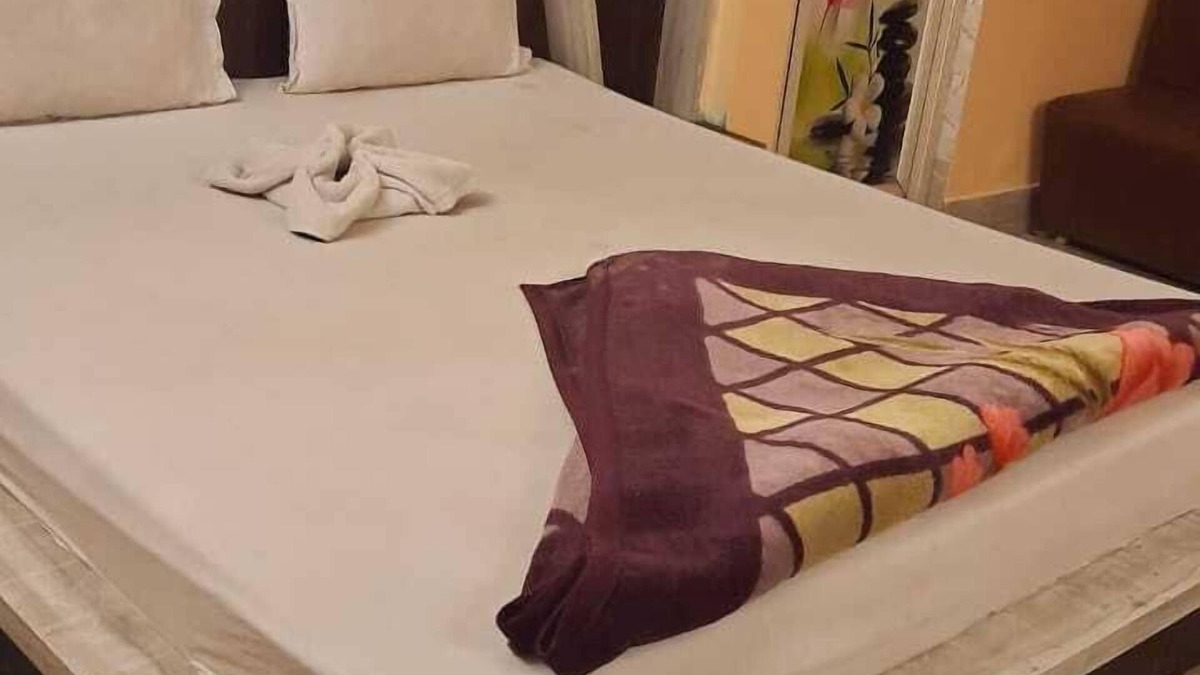 Kalighat Hotel | Hotel Raj