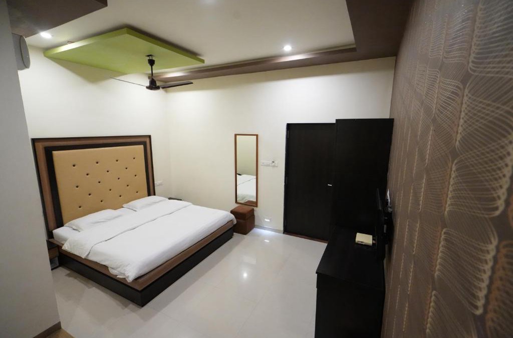 Nadiad Hotel | Hotel Ravi Residency