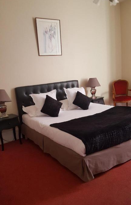 Cordes-sur-Ciel Hotel | Hotel Raymond VII