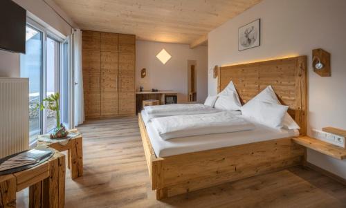 Niedergottsau Hotel | Hotel-Restaurant Gasthaus Bonimeier