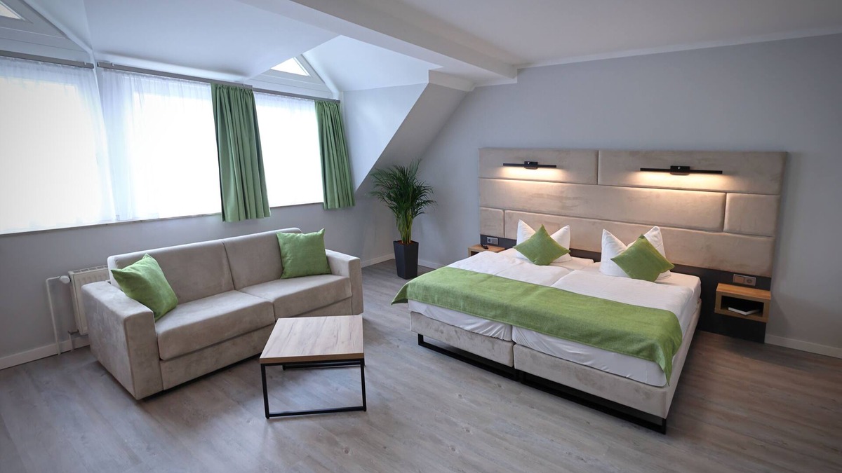 Woltersdorf Hotel | Hotel & Restaurant Kranichsberg