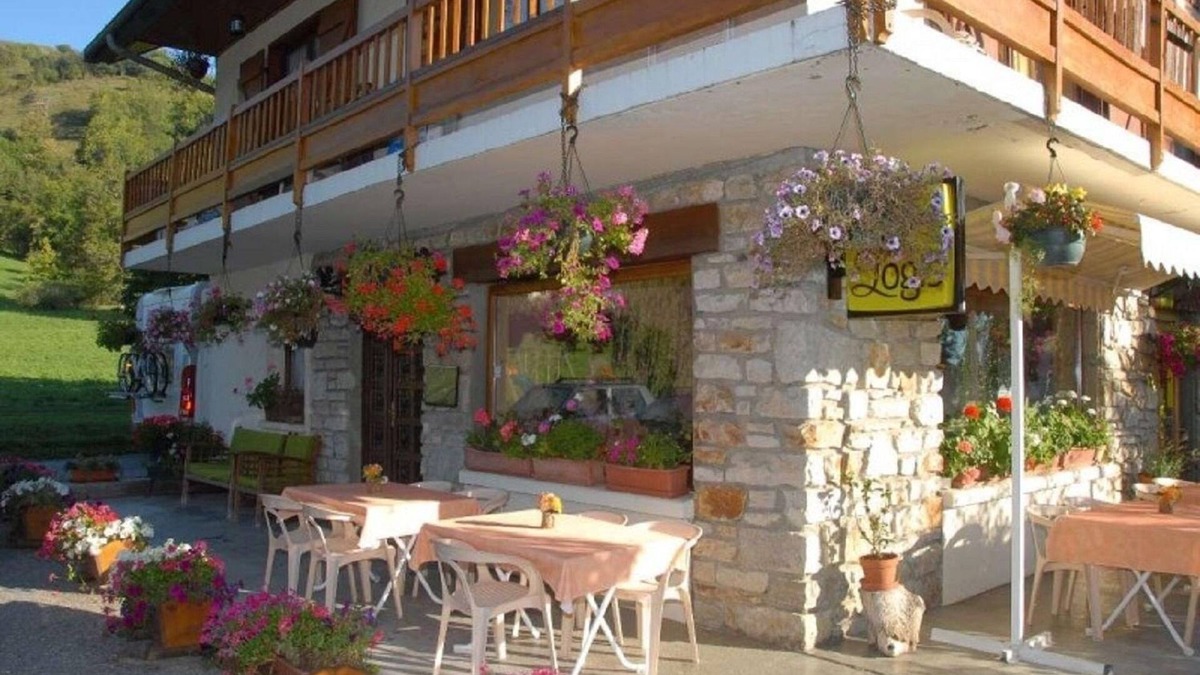 Villarembert Hotel | Hotel Restaurant Le Grillon