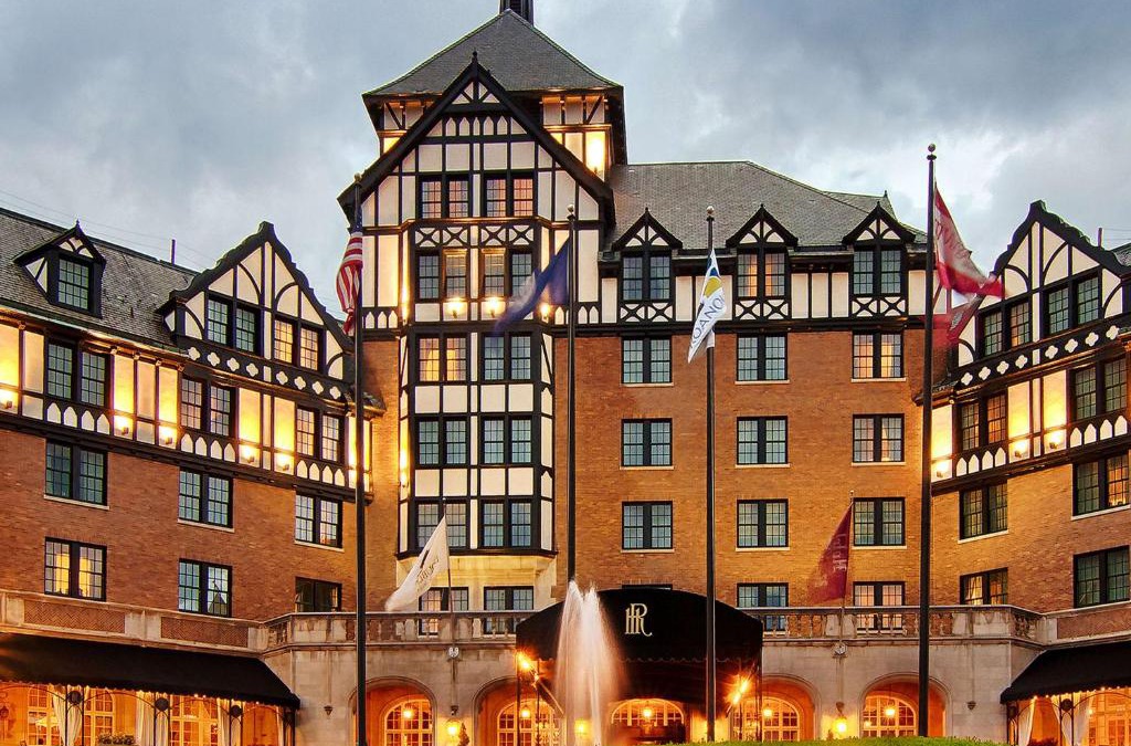 Roanoke Hotel | Hotel Roanoke & Conference Center, Curio Collection by Hilton