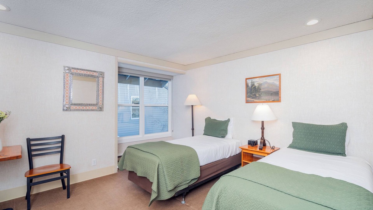 Telluride Hotel | Hotel Room With Two Twin Beds at the Mountainside Inn