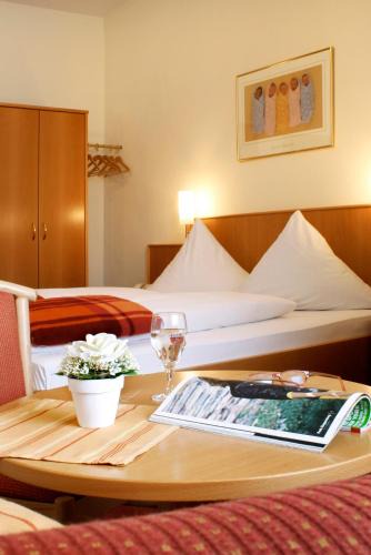 Rohrbach Hotel | Hotel Rose Heidelberg inklusive Frühstück, Saunanutzung und Parkplätze nach Verfügbarkeit