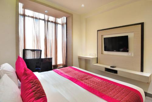 Patel Nagar Hotel | Hotel Royal Grand - Opposite Axis Bank East Patel Nagar