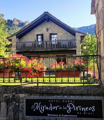 Santa Cruz De La Seros Hotel | Hotel Rural El Mirador de los Pirineos