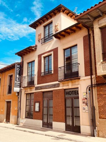 Mansilla de las Mulas Hotel | Hotel Rural El Puente