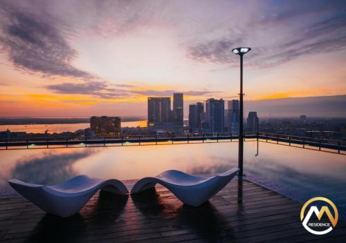 Chamkar Mon Apartment | Hotel Serviced Apartments Top One Infinity Pool with View of 360 Degree
