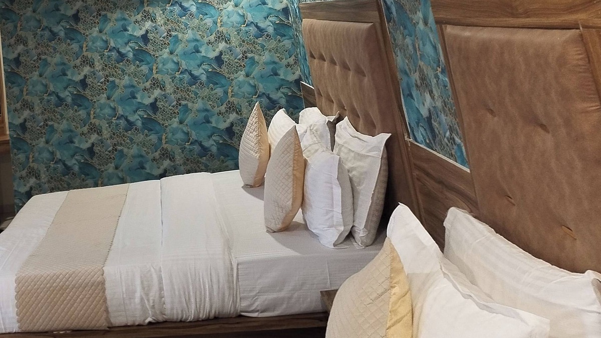 Chandkheda Hotel | Hotel Silver Inn