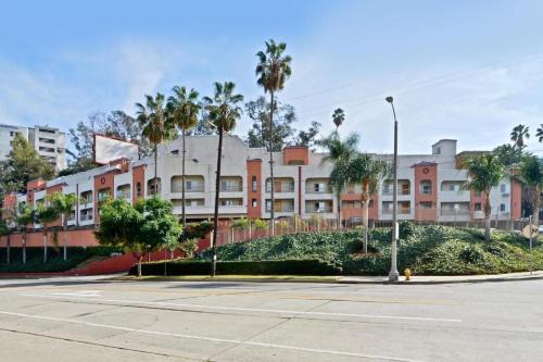 Rampart Village Hotel | Hotel Silver Lake