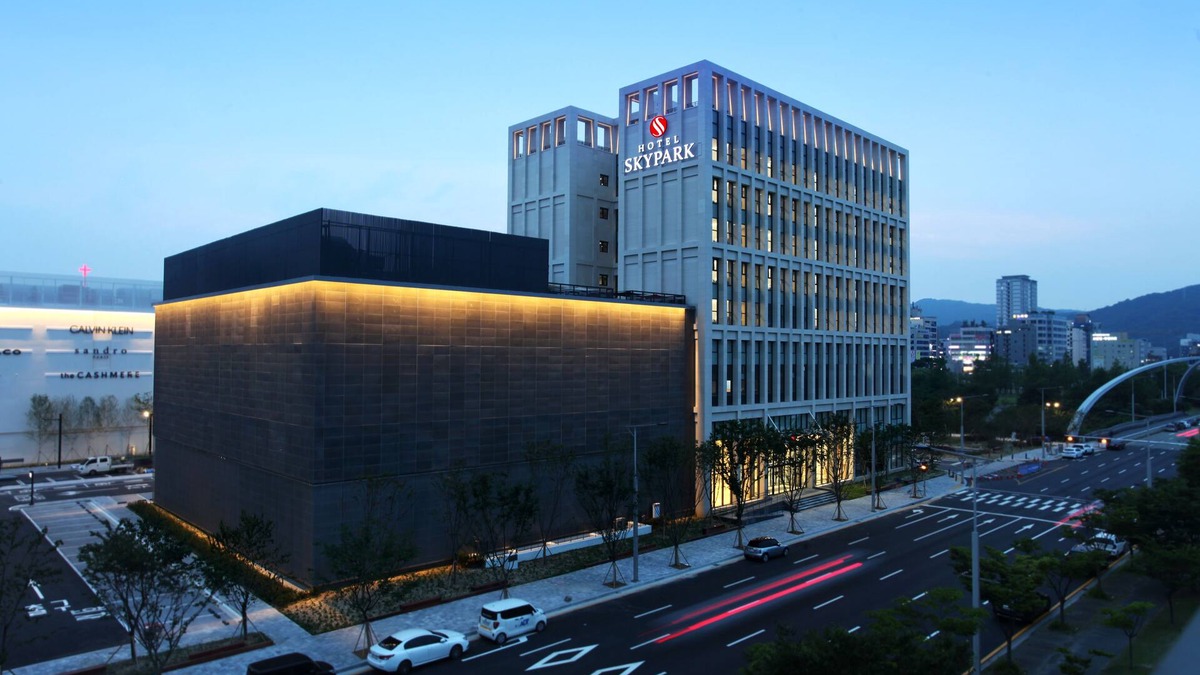 Gwanpyeong-dong Hotel | Hotel Skypark Daejeon 1