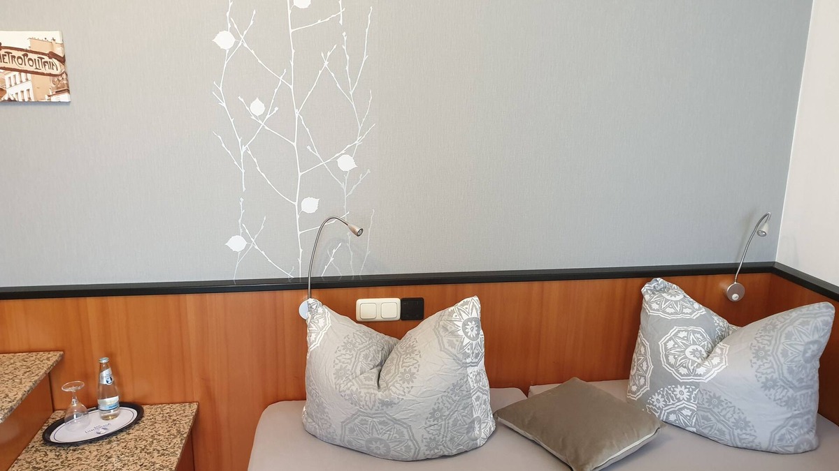 Maasdorf Hotel | Hotel Sonnenschein -Nur für Geschäftsreisende-