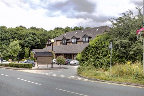 Newmillerdam Hotel | Hotel St Pierre, Sure Hotel Collection by Best Western
