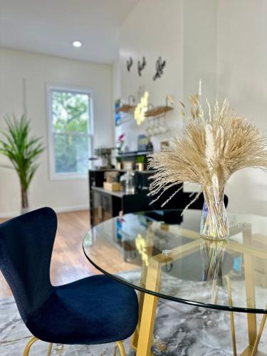 McGinley Square House | Hotel-Style, No Host, Professionally Managed ID255