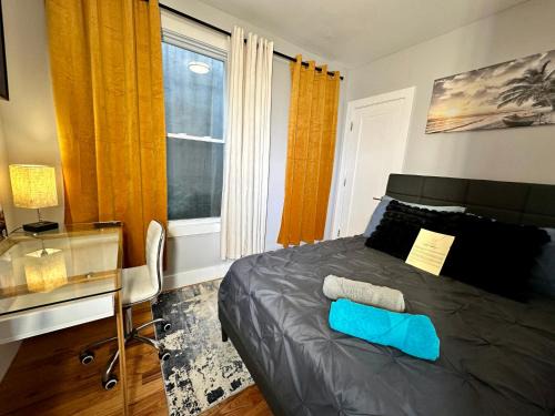 McGinley Square House | Hotel-Style, No Host, Professionally Managed ID265