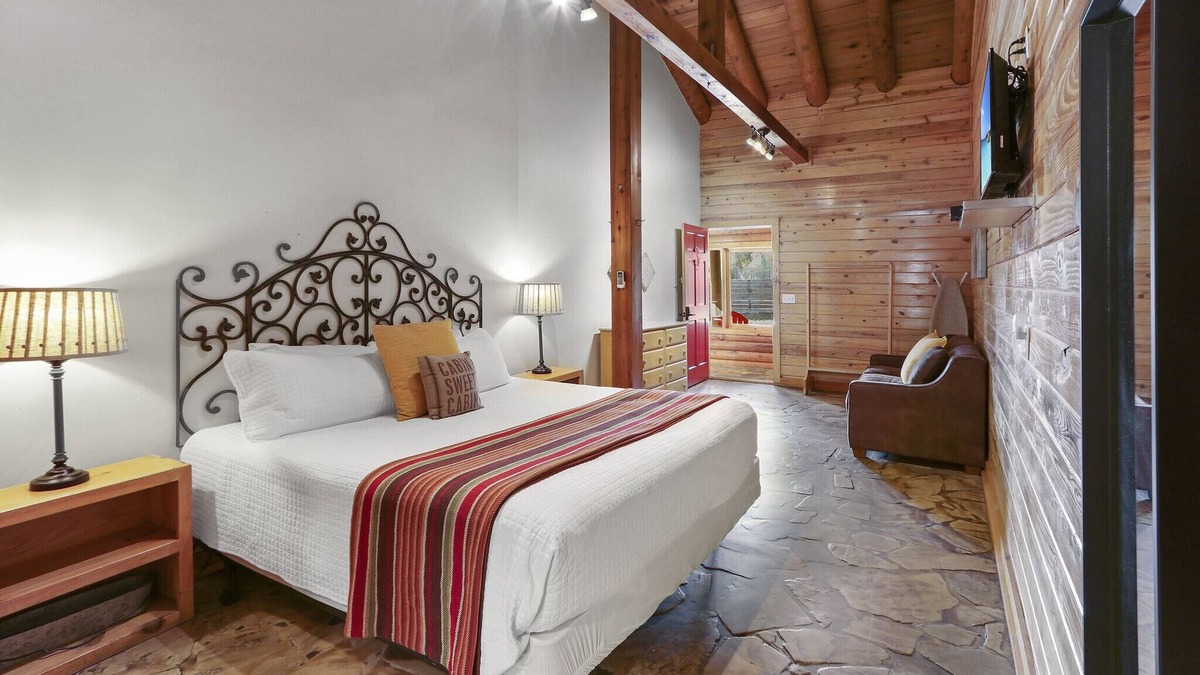 Wimberley Hotel | Hotel Style Suite with Resort Pool, Fire Pit, and Grill