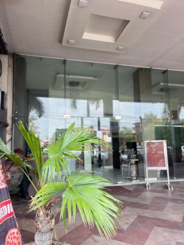 Ranjit Avenue Hotel | Hotel surya residency