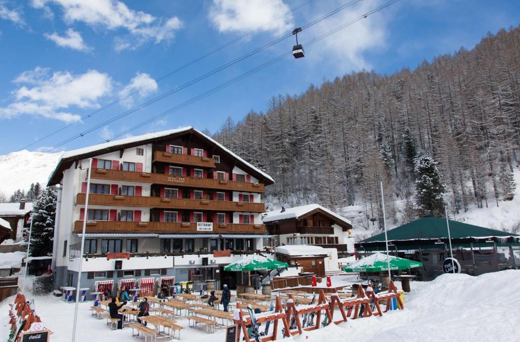 Saas-Fee Hotel | Hotel THE LARIX ski-in ski-out