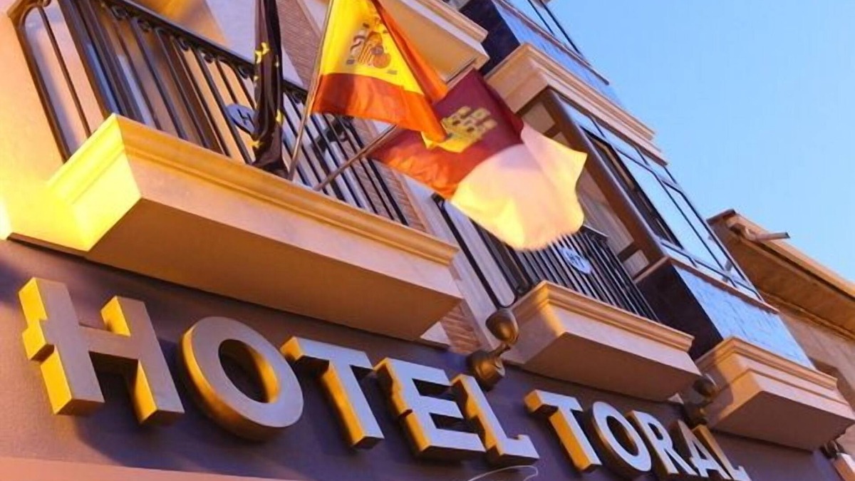 Santa Cruz De Mudela Hotel | Hotel Toral