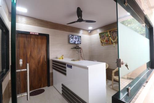 Rajahmundry Hotel | HOTEL VALLABHA RESiDENCY