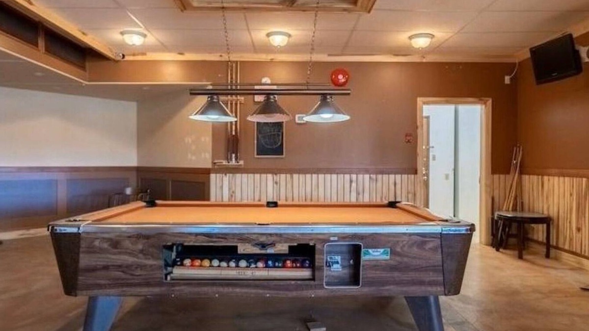 Logan Lake Hotel | Hotel Viewmont Residency Ltd.