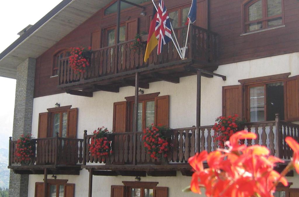Soucheres-Basses Hotel | Hotel Villa Plinia