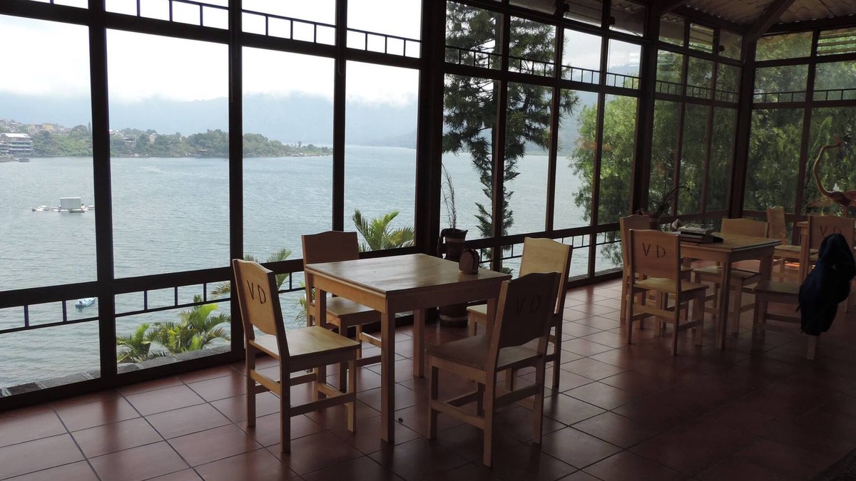 Santiago Atitlan Hotel | Hotel Vista Dorada Hacia Dios