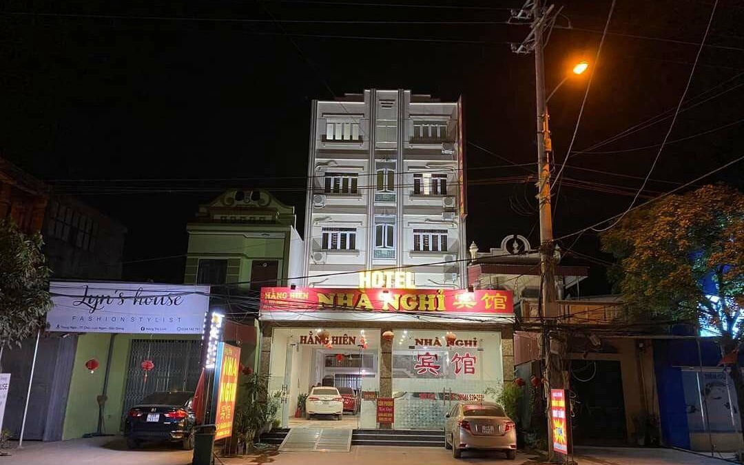 Luc Ngan Hotel | Hotel
