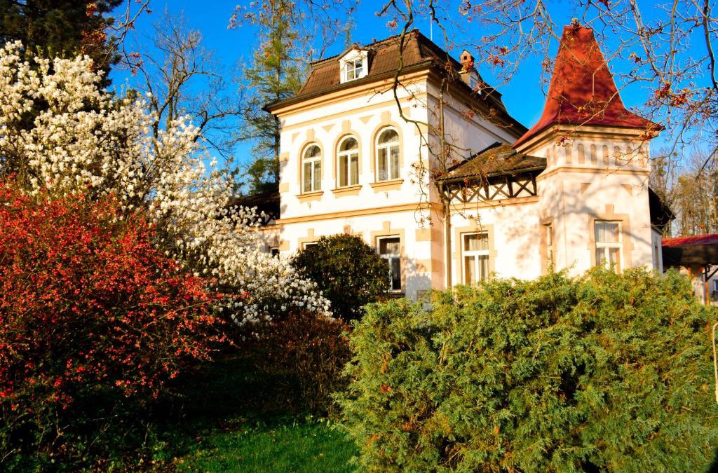 Celadna Hotel | Hotel Zámeček na Čeladné