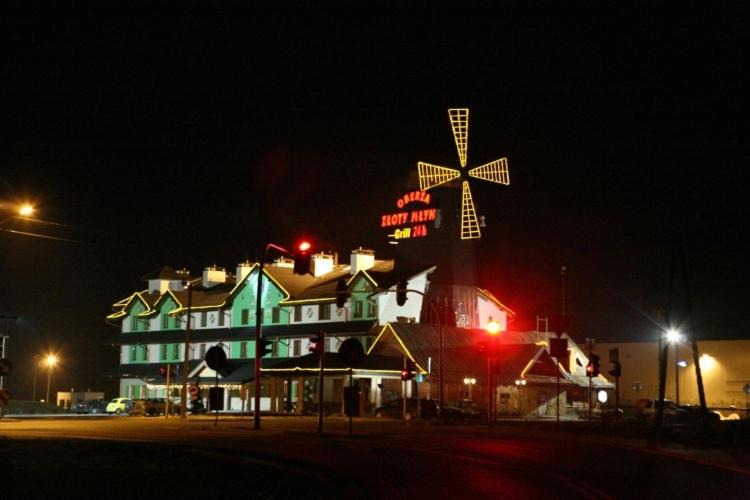 Majkow Duzy Hotel | Hotel Złoty Młyn Majków