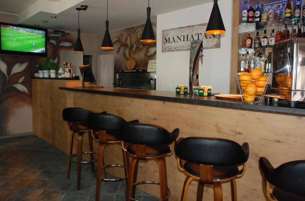Radzyn Podlaski Hotel | Hotelik Manhatan