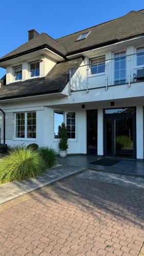 Nowy Dwor Mazowiecki House | Hotelik - Modlin Airport