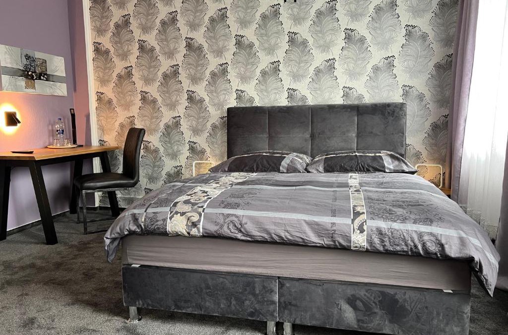 Bad Nenndorf House | HoteLPension am Thermalbad