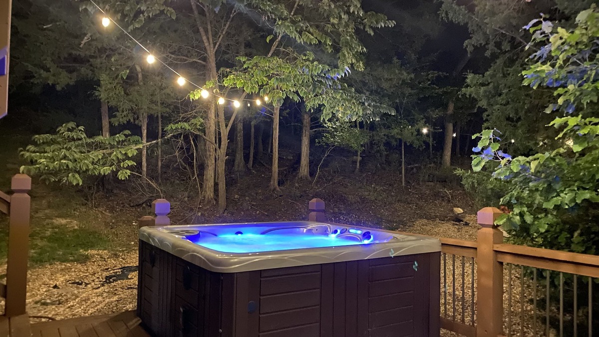 Branson House | HOTTUB💦CornHole🎱POOLTABLE🔥Pit LAKE🎣SHOWS🎸GOLF⛳️SHOP
