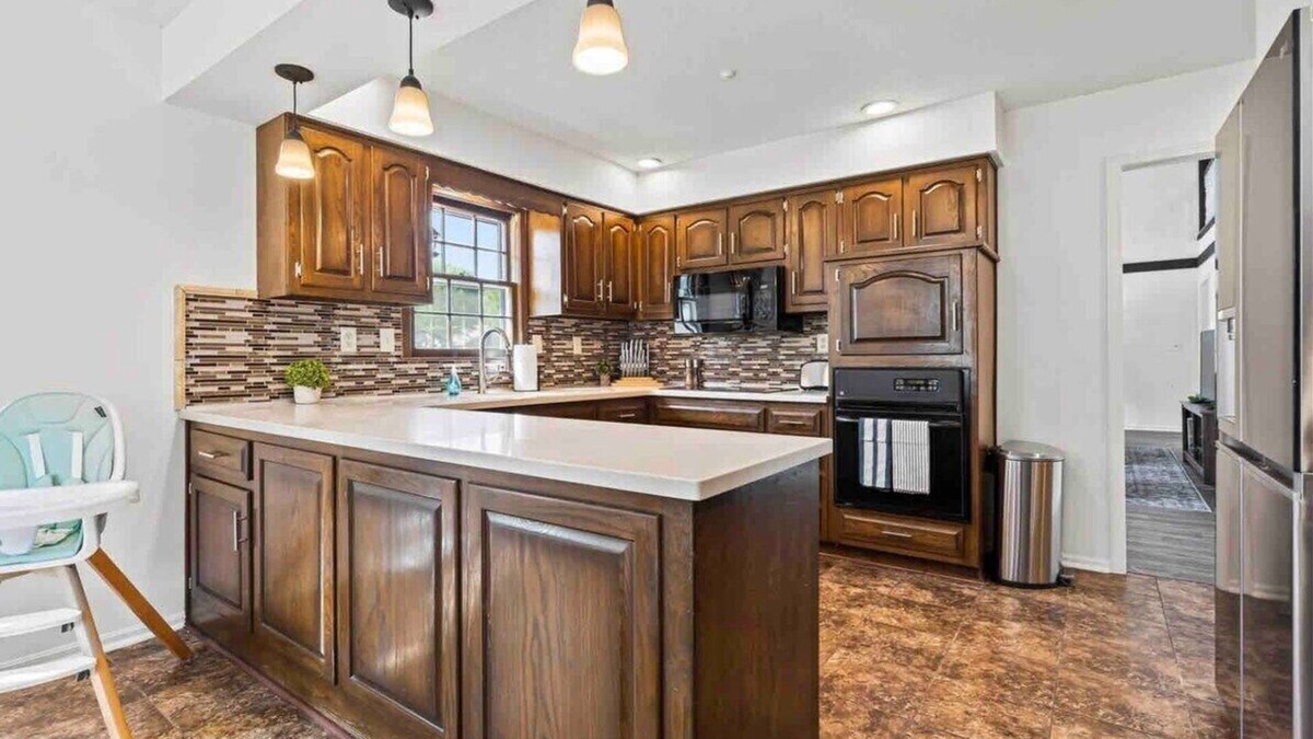 Blue Springs House | HotTub*Pool*GameRoom*GolfCourseViews