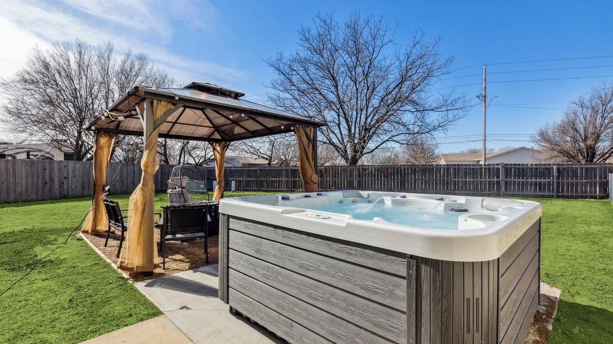 Wichita House | HotTub, Theater, King Duplex in West Wichita