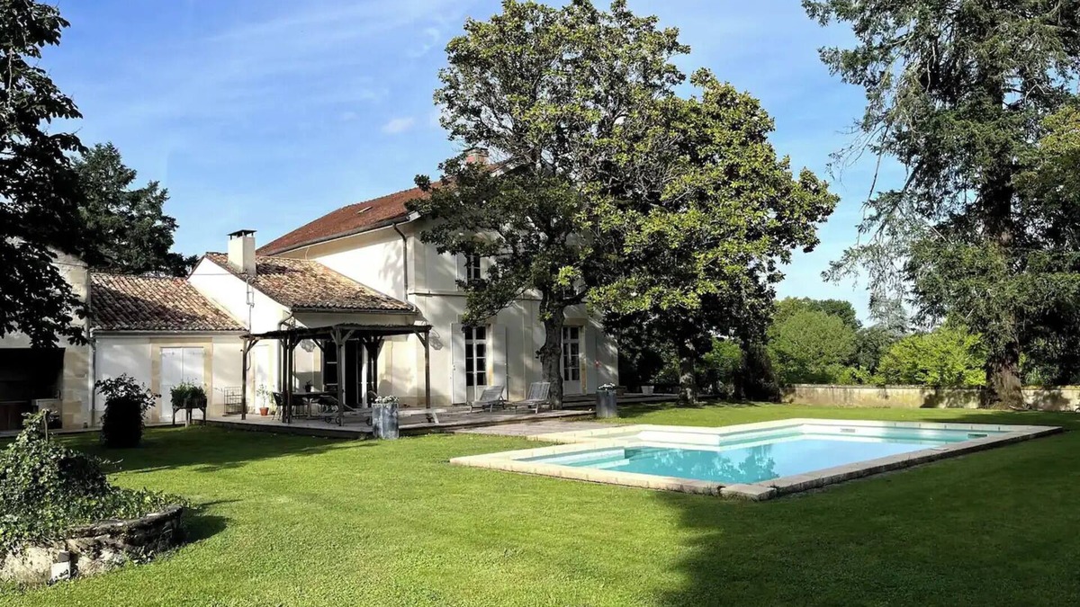 Port-Sainte-Foy-et-Ponchapt House | House on the Dordogne