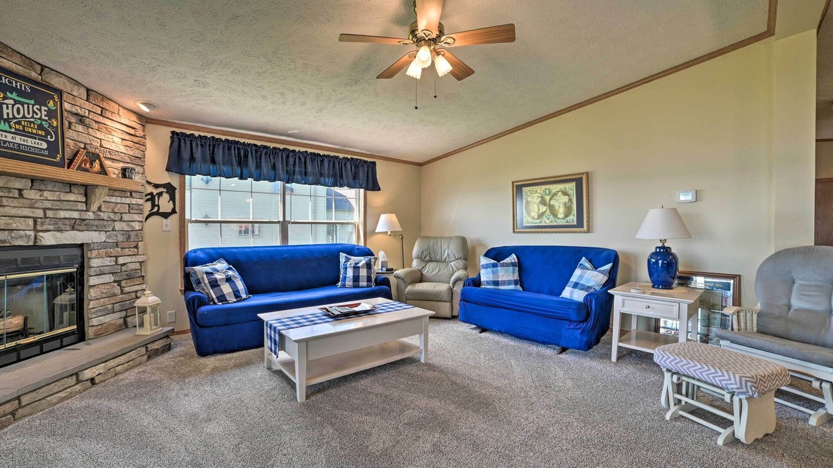 Houghton Lake House | Houghton Lake House w/Fire Pit - 2 Mi to Trails!